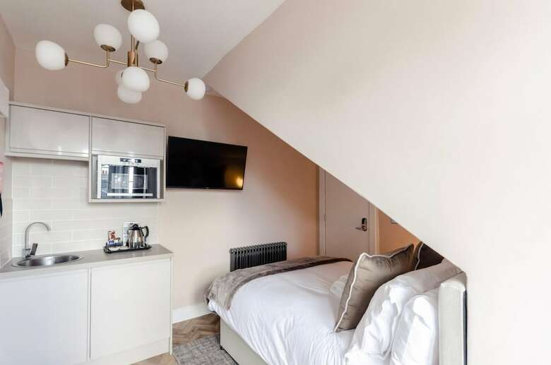 Aparthotel Sweeney Apartments And Rooms