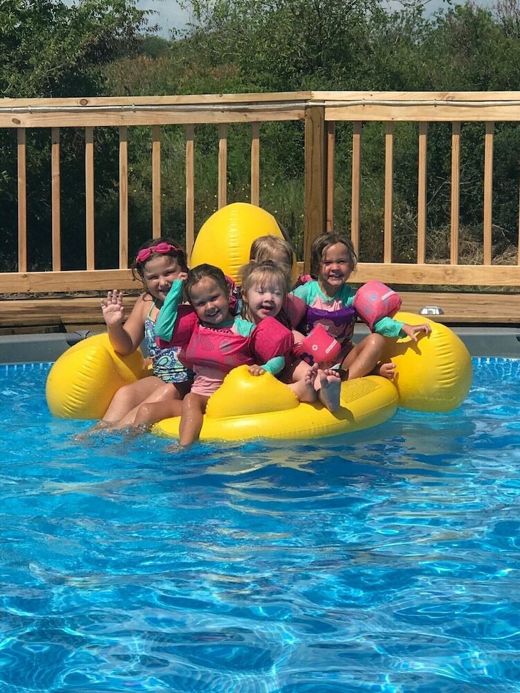 Jjb Cabins