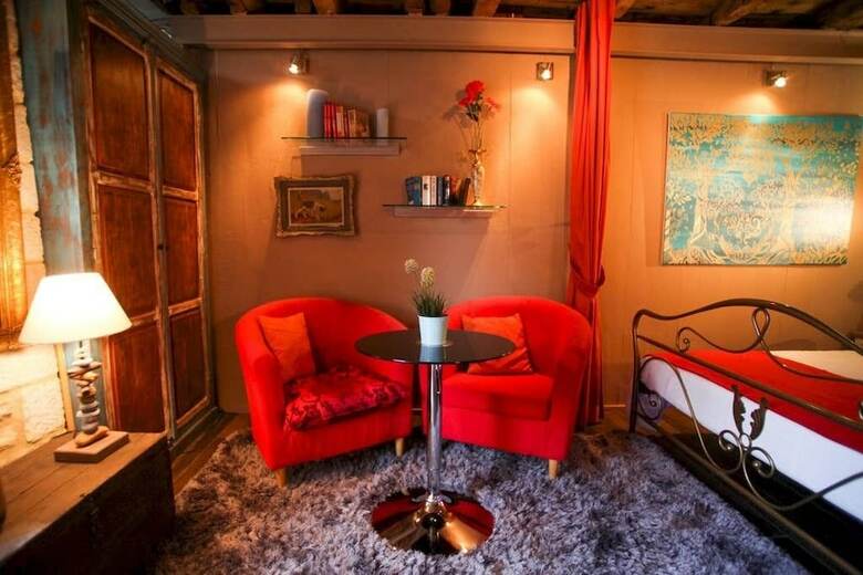 Apartamentos Antique Luxury Groundfloor Suite