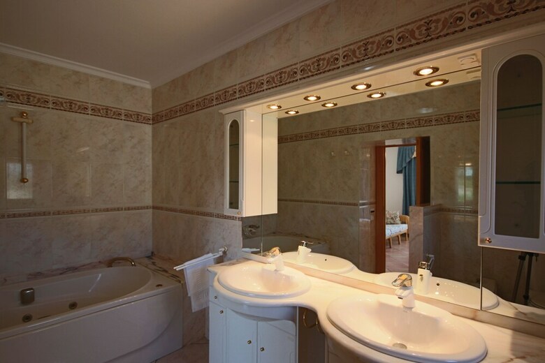 Luxury Villa Surrounded By Vineyards - 7bd Great For Big Groups W/private Pool