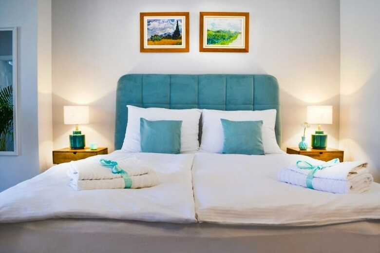 Happy Apartments