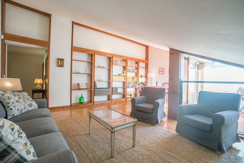 Amendoeira`s Terrace Apartment With River View