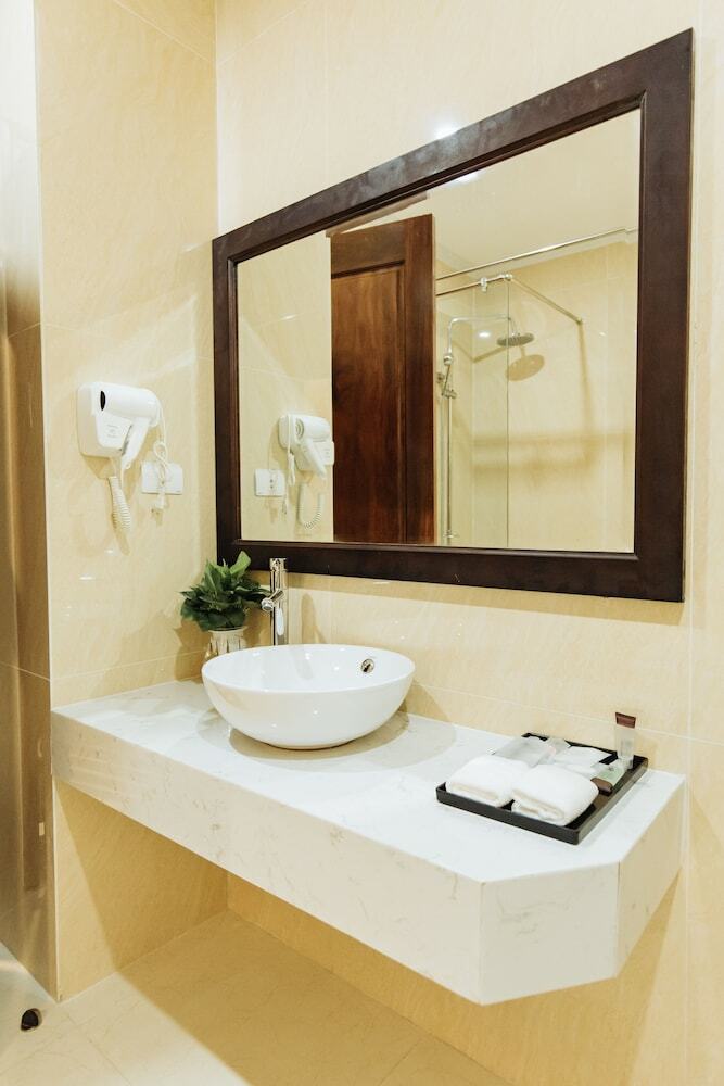 Paragon Noi Bai Hotel And Pool