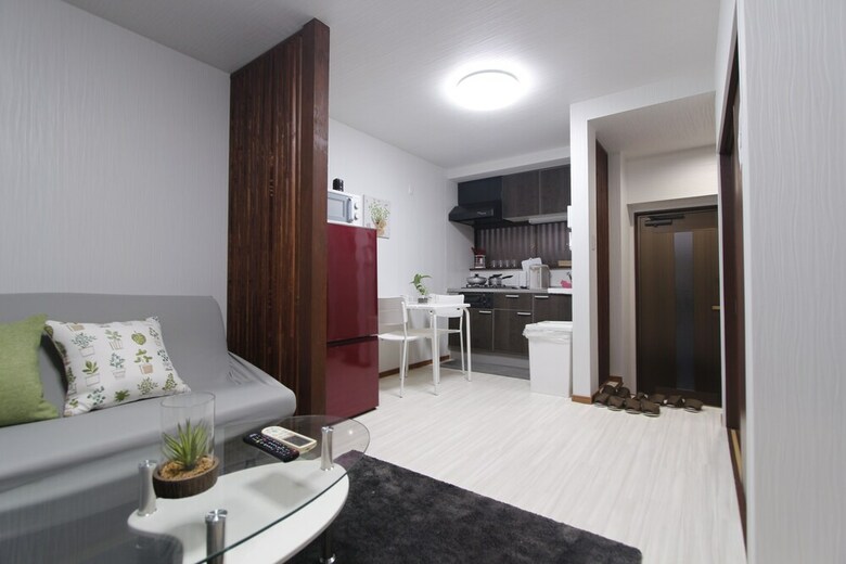 Ko's Apartment, Tatsumi West Station