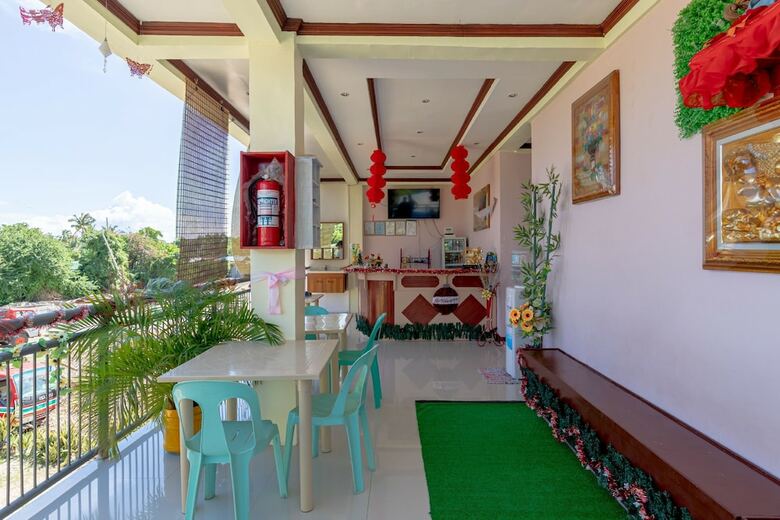Hotel Arjaymay Apartelle