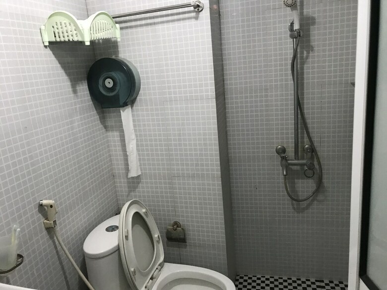 Oyo 442 Holiday Hotel