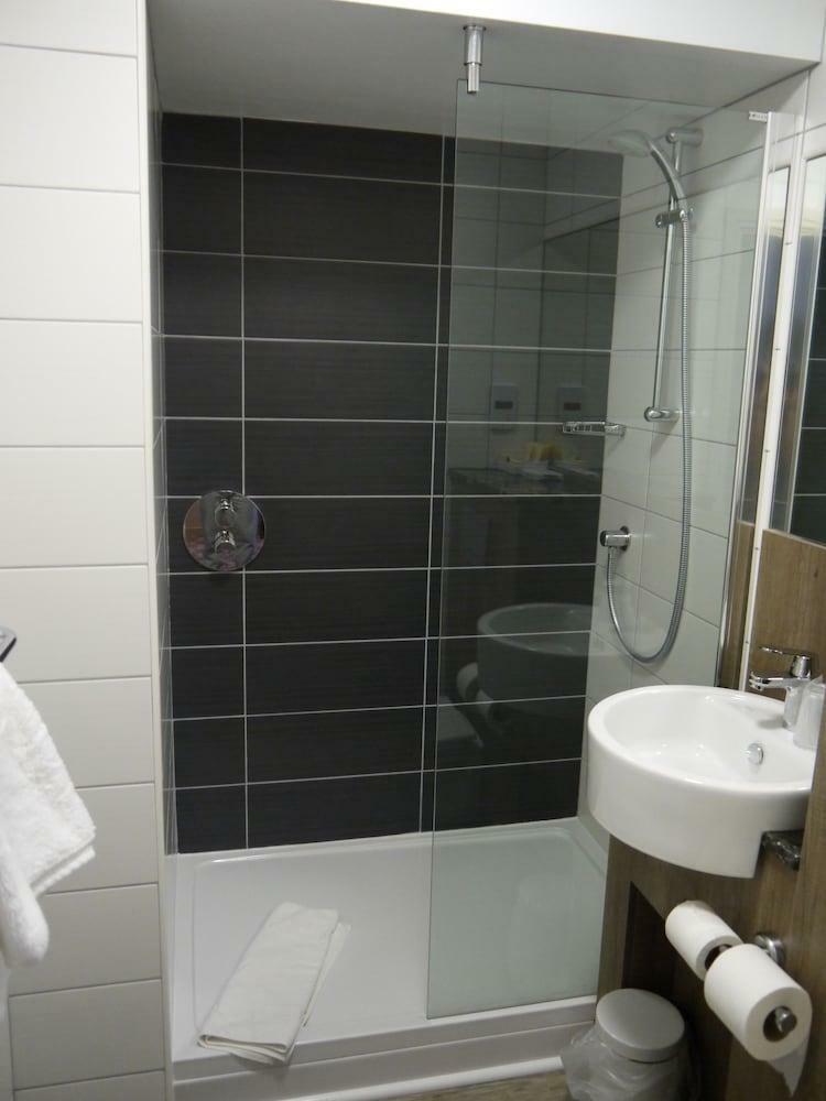 Hotel Cairn Newcastle