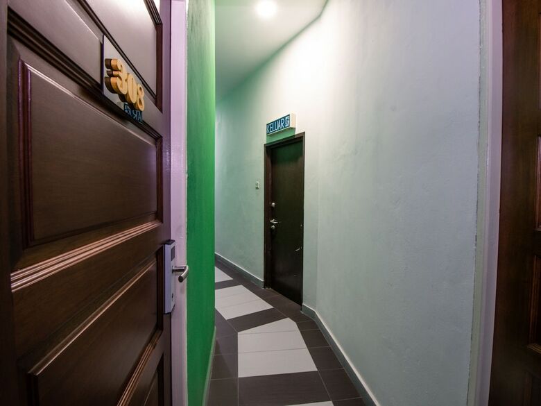 Hotel Oyo 89840 69 Room 4 Stay