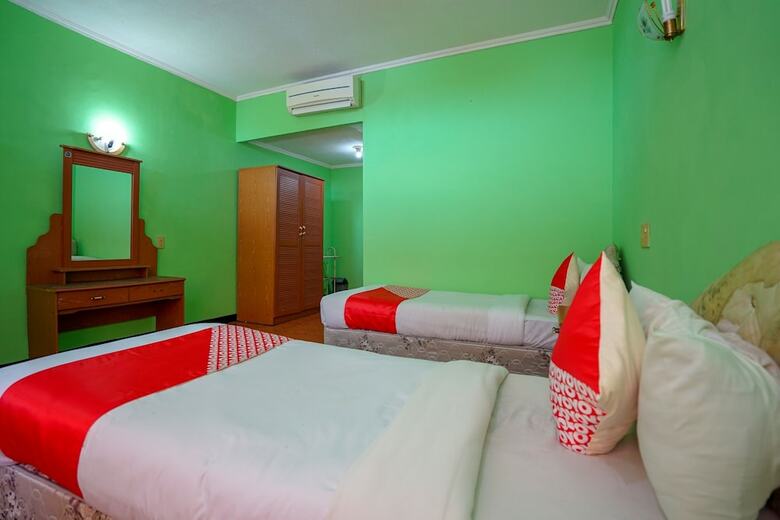 Hostal Oyo 1389 Hotel Carissima