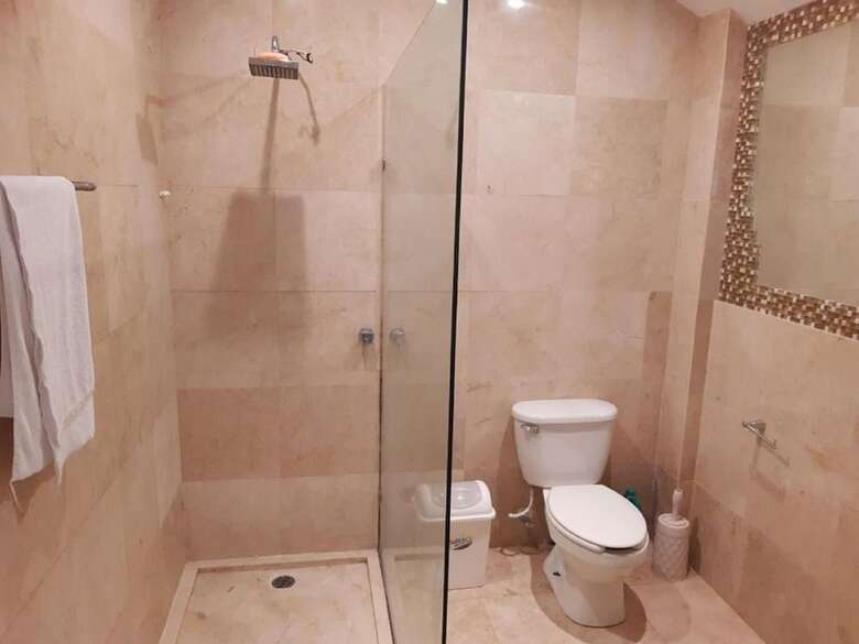 Hotel Suites Aeropuerto 24/7