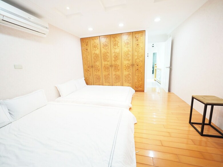 Apartamentos Next To Linjiang Night Market