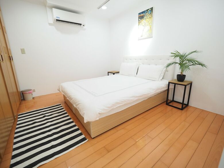 Apartamentos Next To Linjiang Night Market