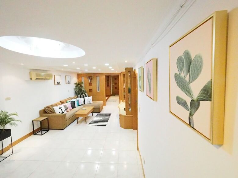 Apartamentos Next To Linjiang Night Market