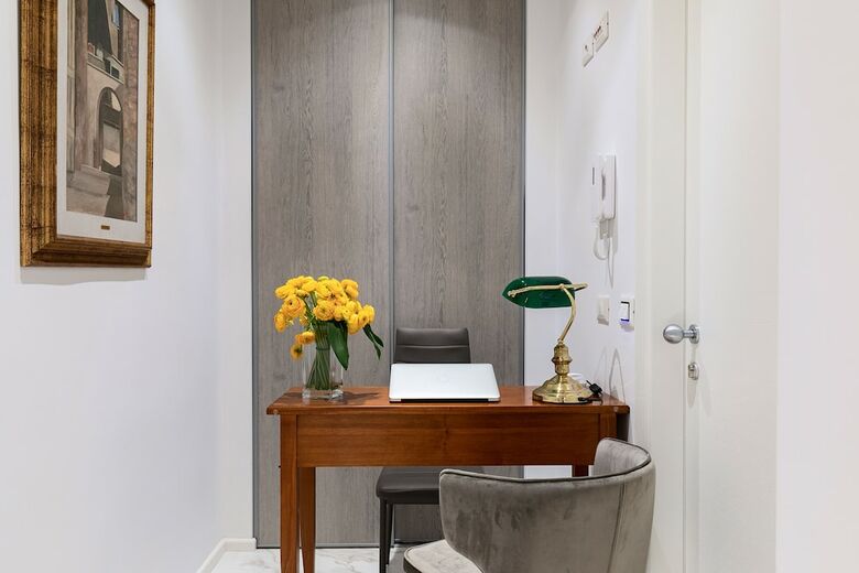 Hotel Cavour Suites Guest House