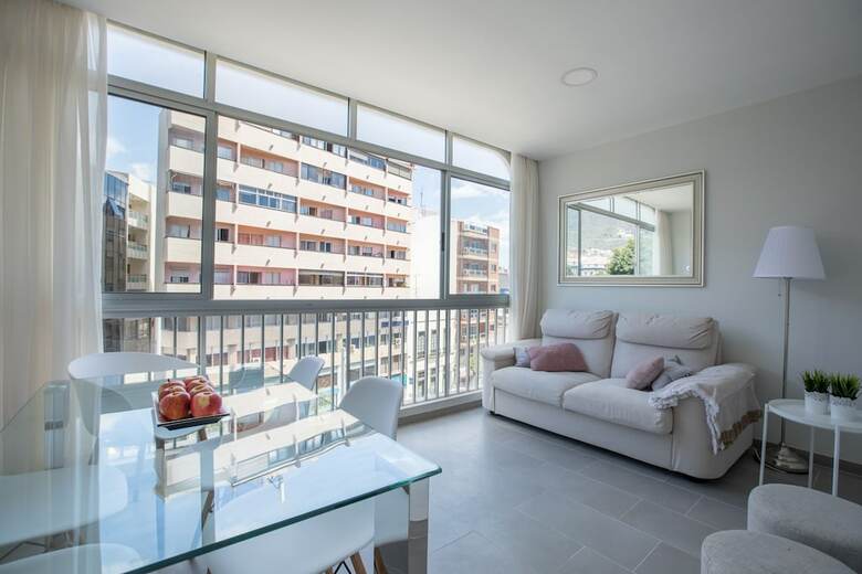 Downtown Square Apartament, Prime Location With Parking