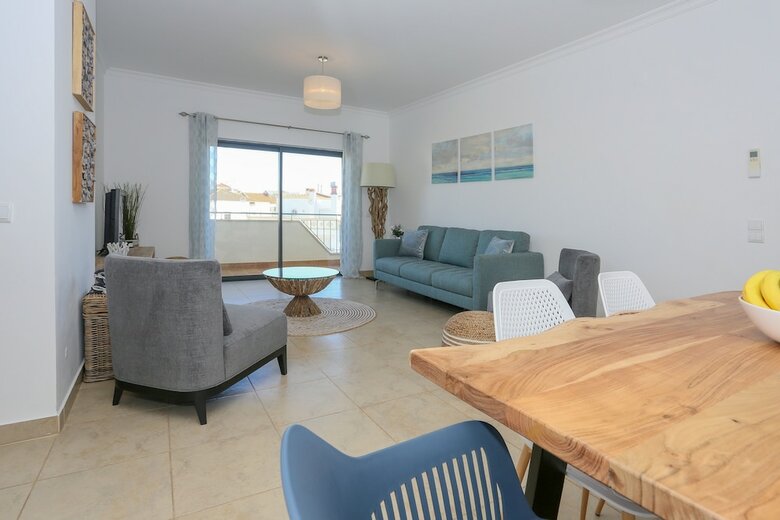 3 Bedroom Apartment With Pool