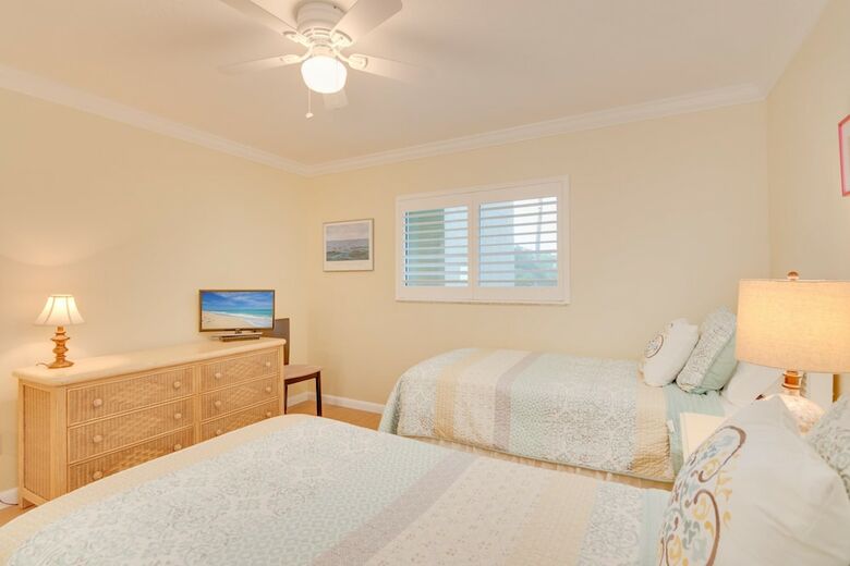 Tarpon Beach 104