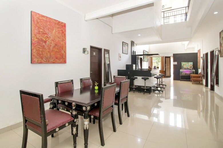 Hostal Oyo 2836 Sekar Sari Residence