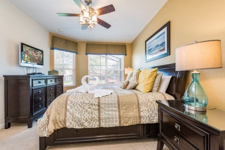 Svv 034 - Sunny Hilltop 5 Bed Pool Home