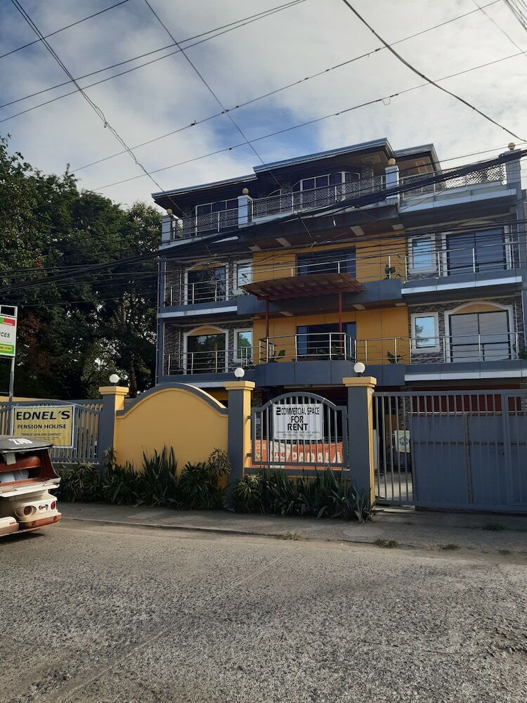 Oyo 553 Ednel's Pension House