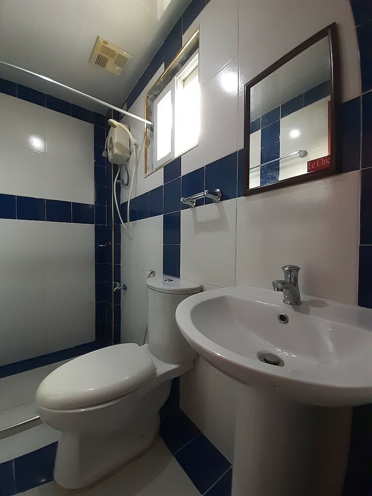 Oyo 553 Ednel's Pension House