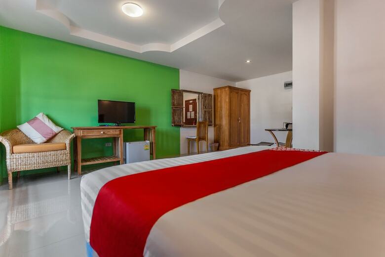 Oyo Yellow Tique Hotel