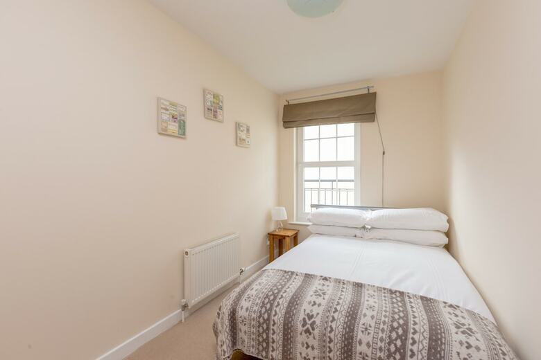 404 Dalry Gait Apartment 2
