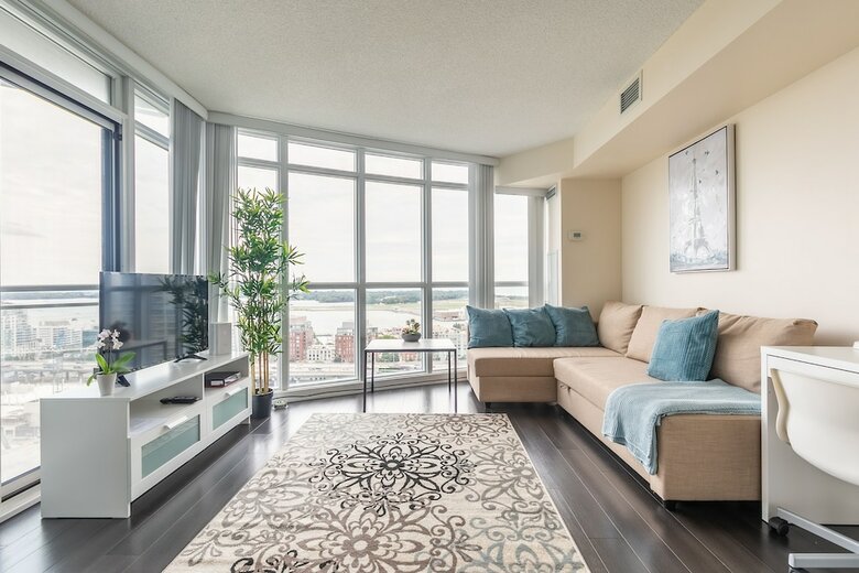 Skytree - Lakeside Condos Near Cn Tower