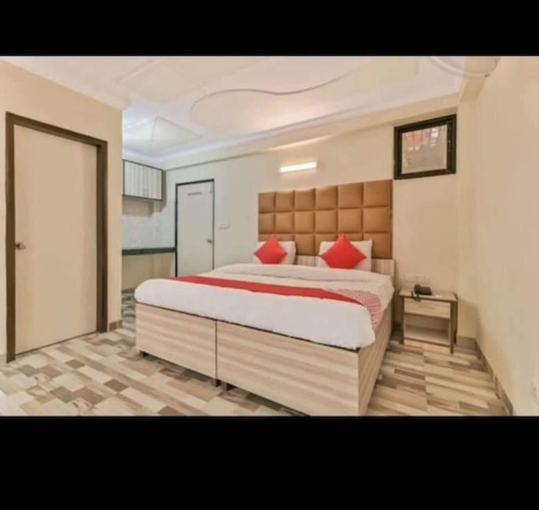Adb Rooms Hotel Clink Residency