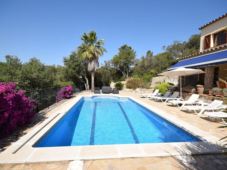 Deluxe Villa In Calonge With Private Pool