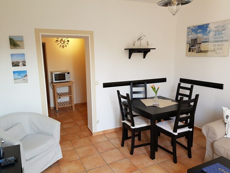 Cozy Apartment In Beckerwitz With Garden