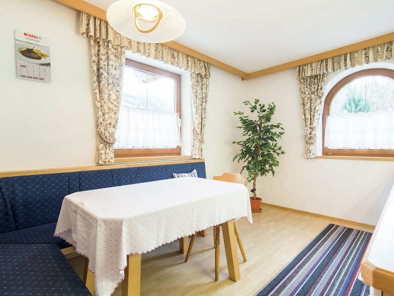 Beautiful Apartment In Kampl With Garden