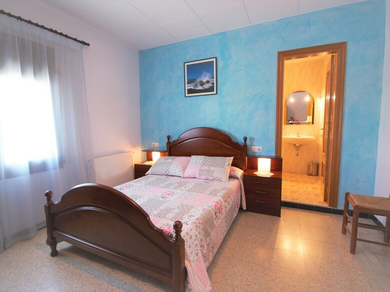 Luxurious Cottage In Vila-sacra With Terrace