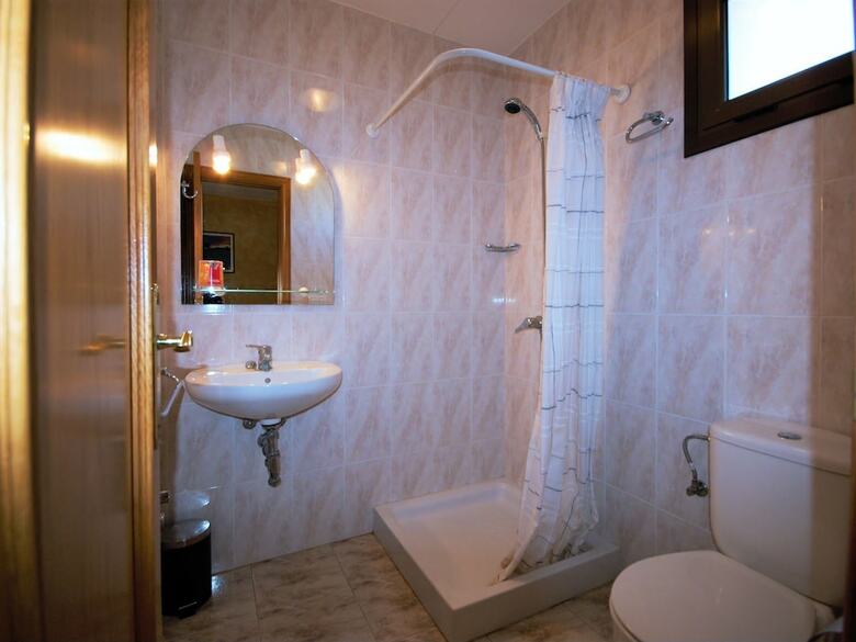 Luxurious Cottage In Vila-sacra With Terrace