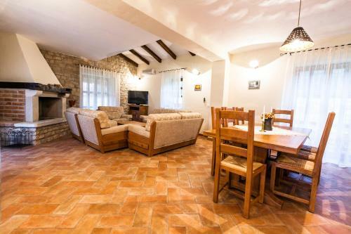 Villas Heraki By Istarski Dvori