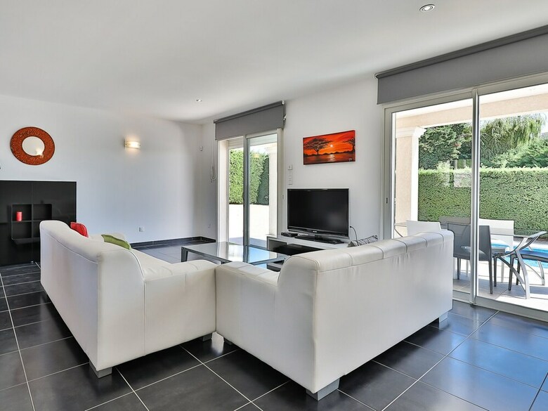 Lush Villa In Cairanne Provence With Private Pool