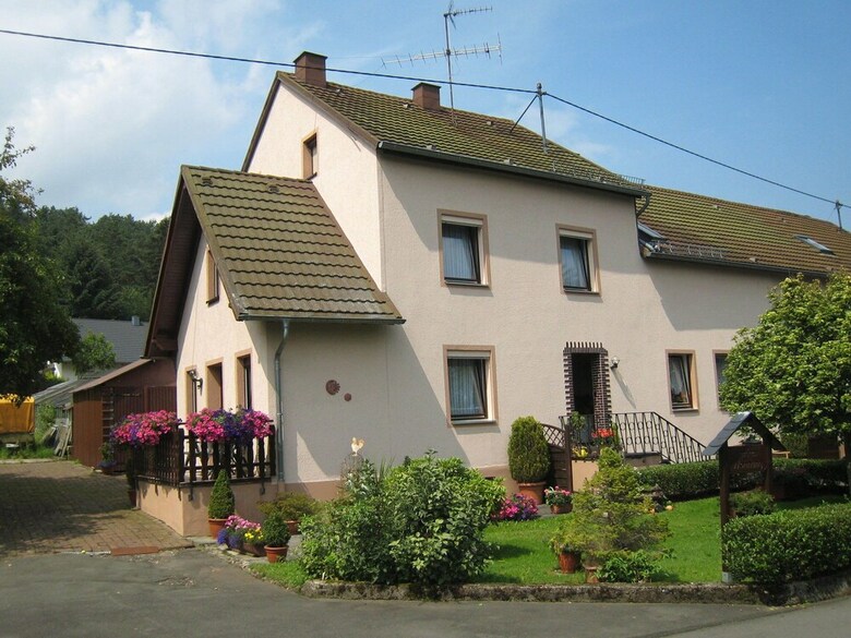 Spacious Apartment In Deudesfeld With Garden