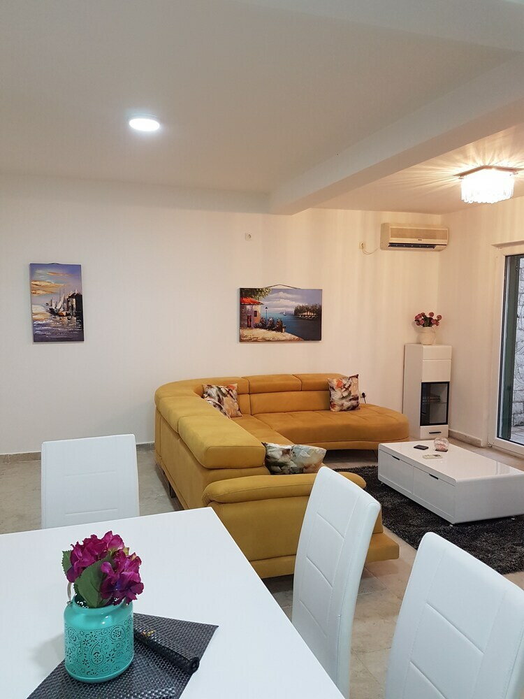 Apartamentos Green Village Kotor