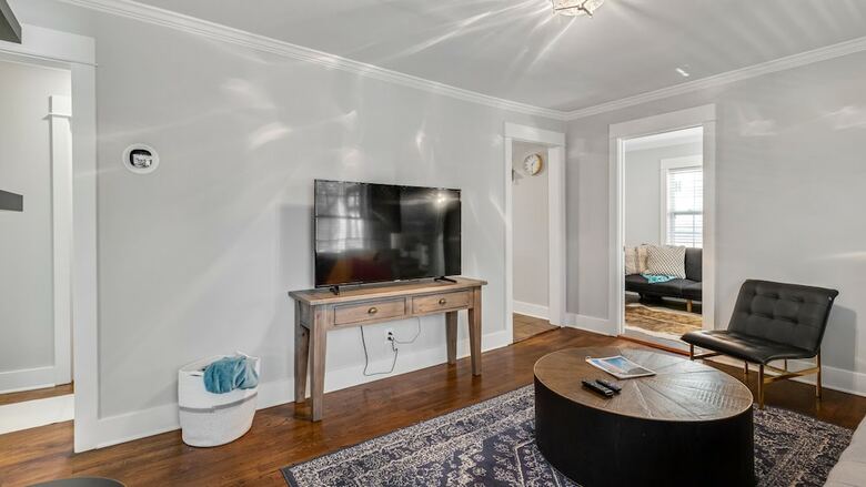 2 Bedroom, Georgia Avenue