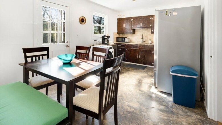 3 Bedroom, Manhasset Road