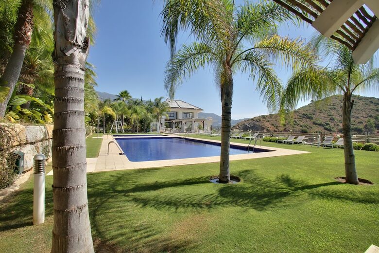 Modern Two Bedroom Villa With Indoor Pool & Spa