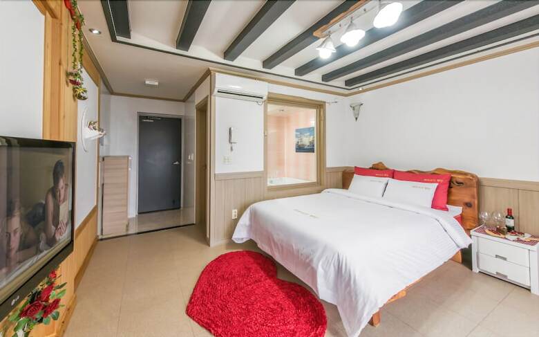 Geoje Sunflower Pension