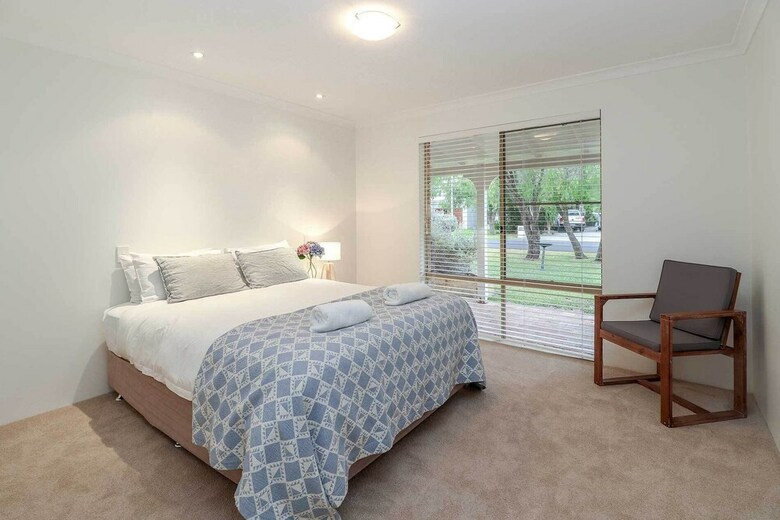 Seabreeze House