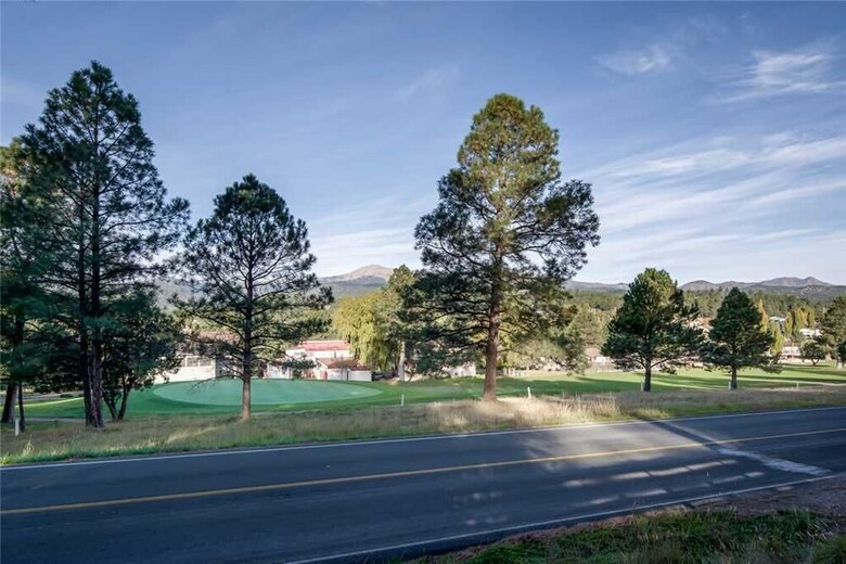 Eagle Creek Complex, Six Cabins, Indoor Heated Pool, Sleeps 28