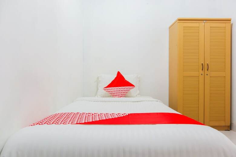 Hostal Oyo 2636 Paulus Residence