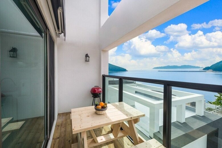 Arco Poolvilla Pension
