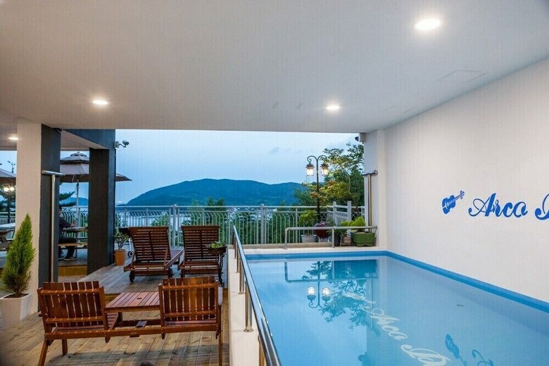 Arco Poolvilla Pension