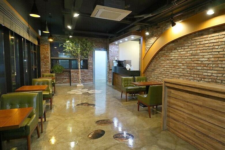 Nuri (Blue Road Town Pension