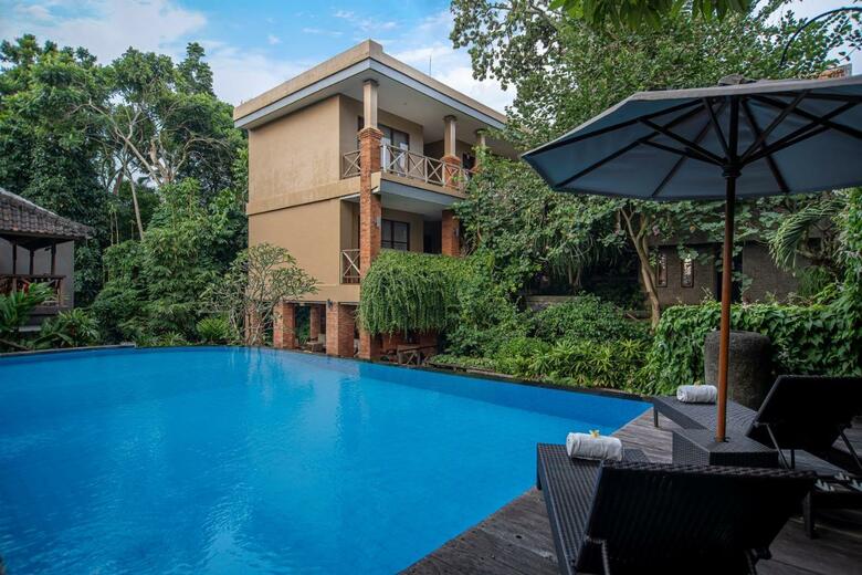 Hotel Merak Village