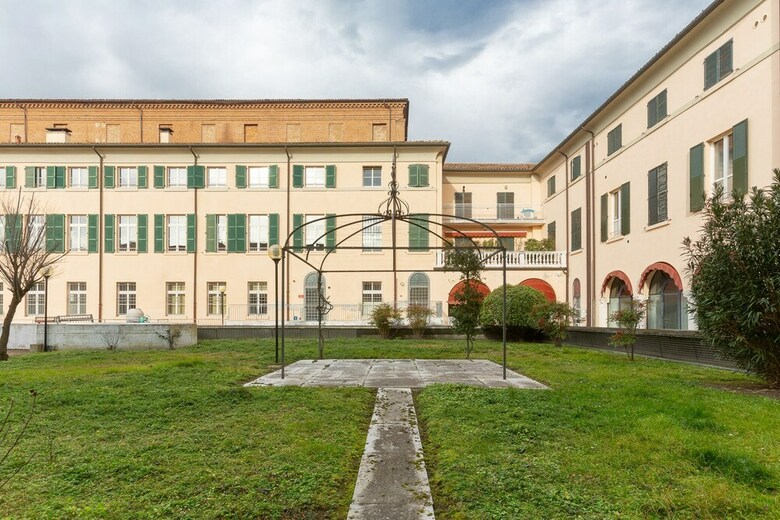 University Apartment Con Parcheggio E Giardino
